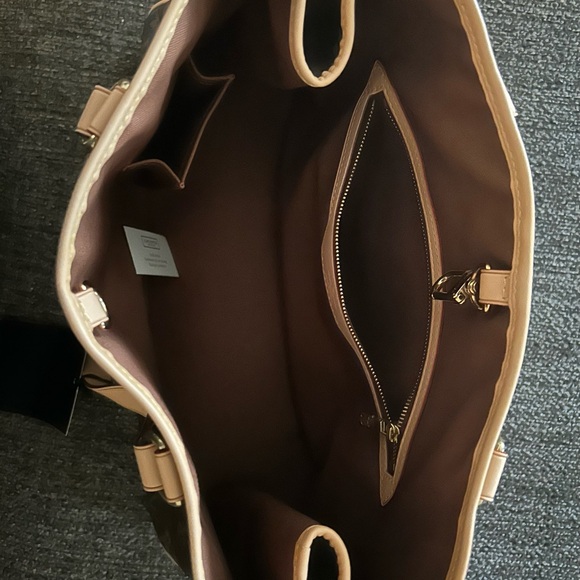 Louis Vuitton Batignolles Horizontal - Picture 13 of 16